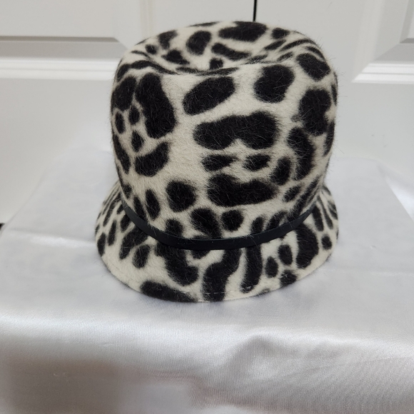 VINTAGE Lord & Taylor Leopard Print Women's  Wool Hat Color: Brown/ Cream - Picture 3 of 7